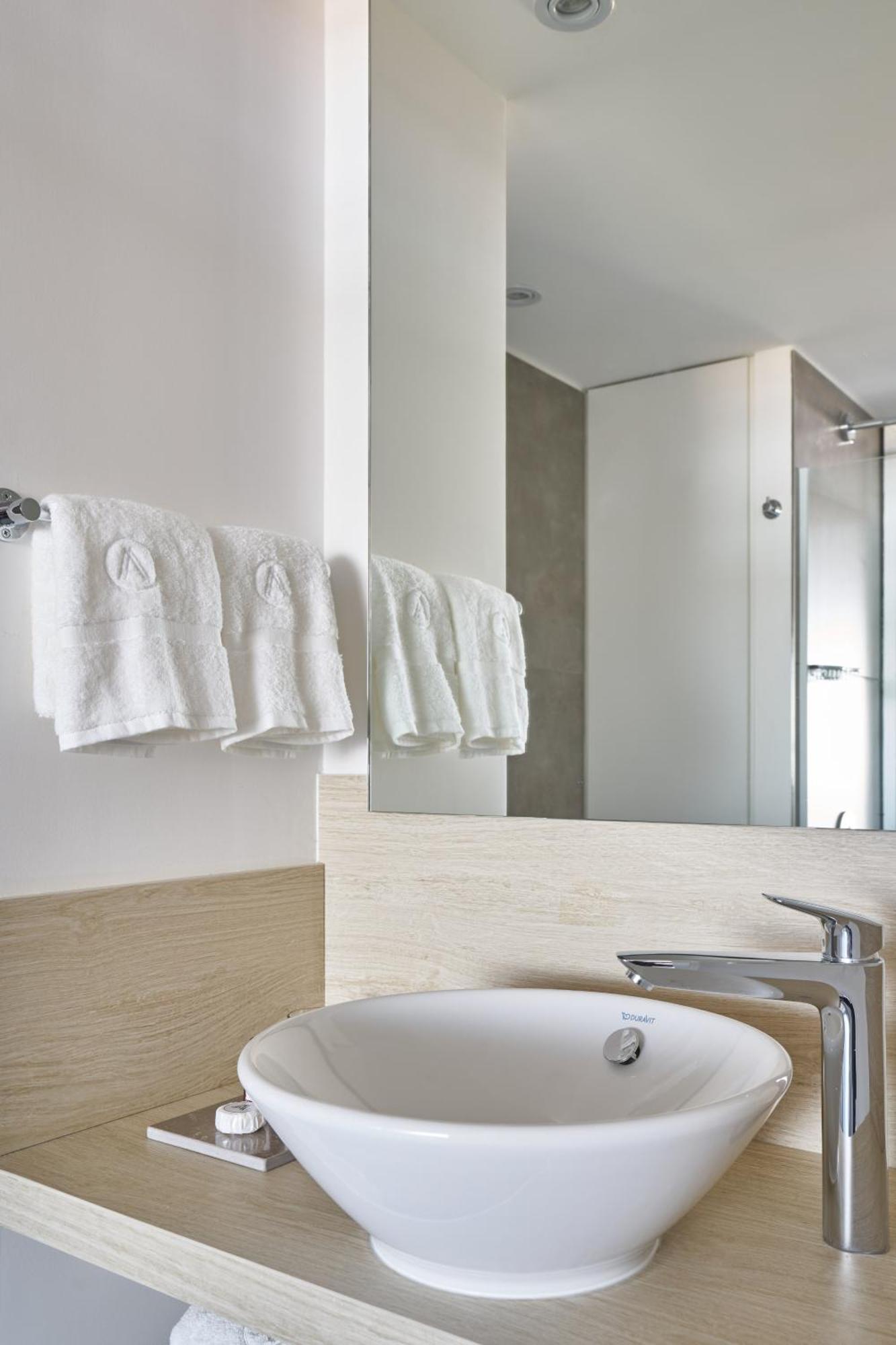 Almarena Puerto Retiro Affiliated By Melia Aparthotel Buenos Aires Exterior photo